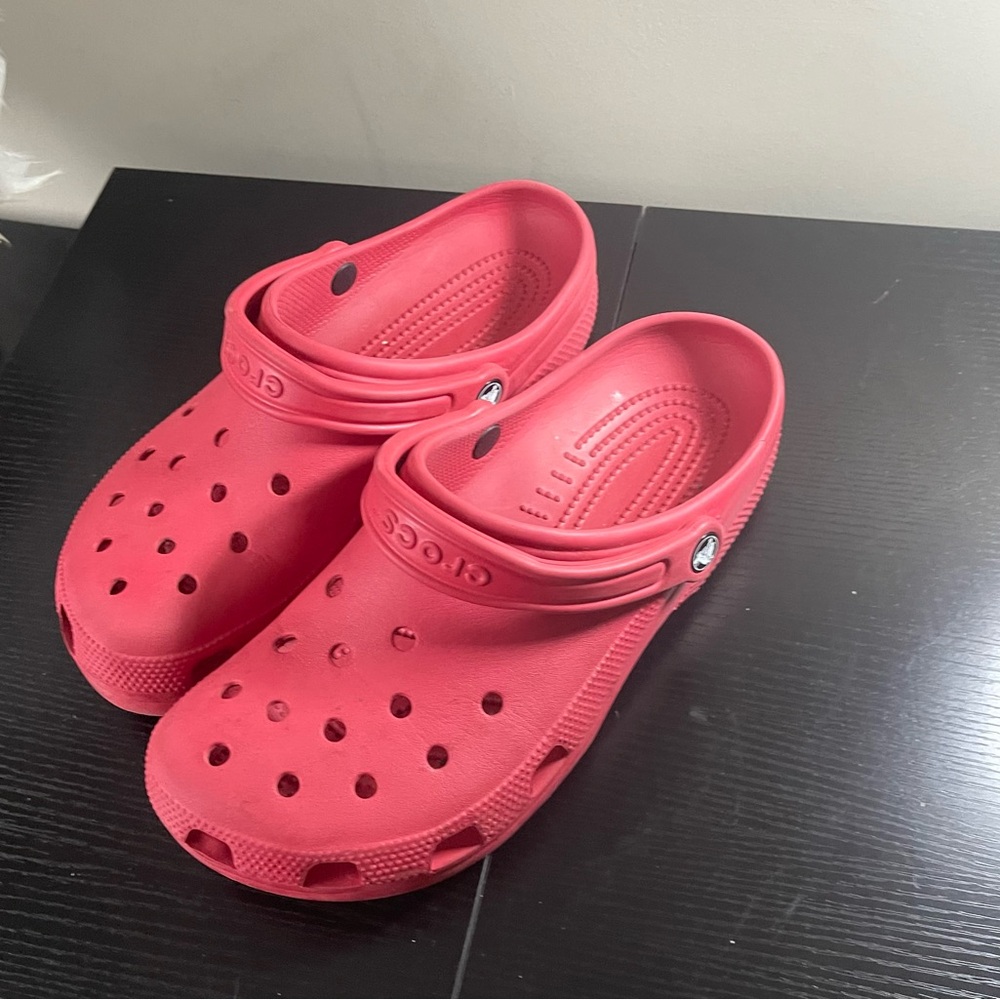 CROCS Red Slip-On Loafers Ventilation Comfort